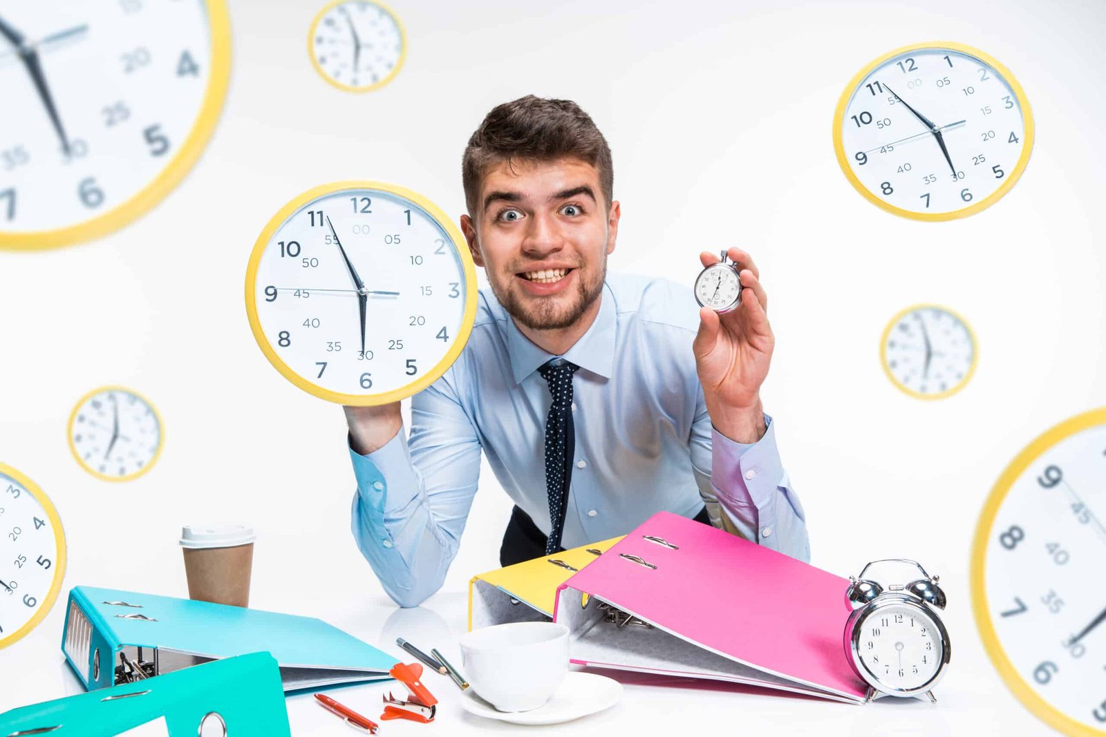 Young man can't wait to go home from the nasty office